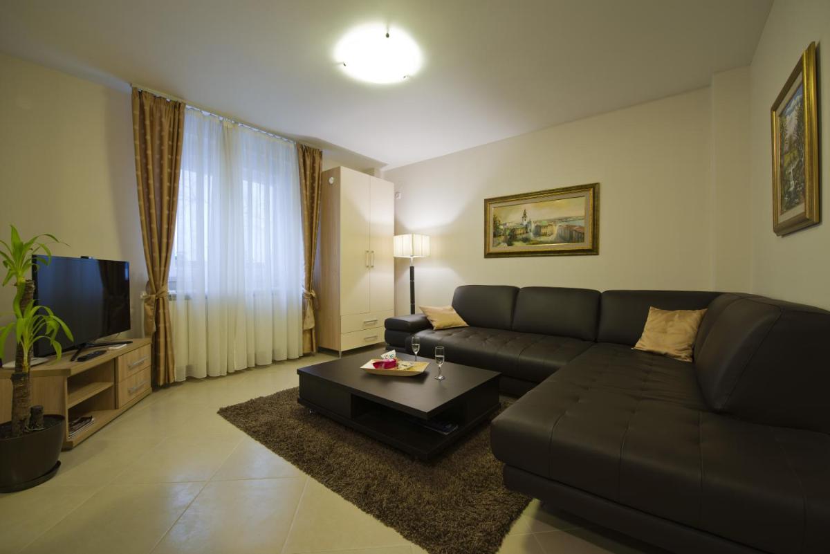 Apartments Jevtic - Housity