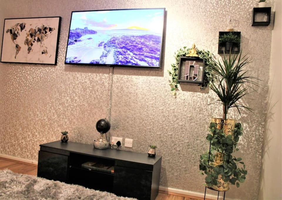 Luxury Apartment Close to Town Centre - Housity