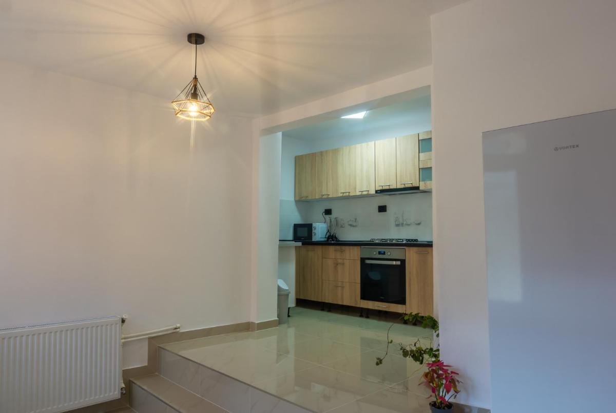 Casa cu Bujori - Housity