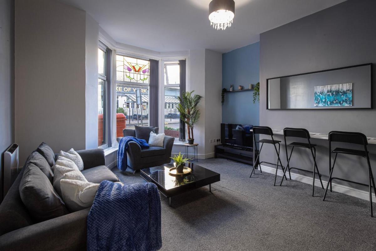 Bank Street Apartment 1 - Housity
