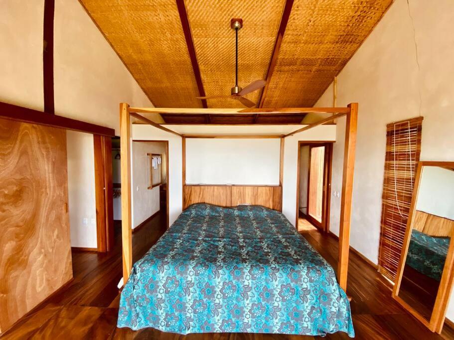 Luxury off-grid peaceful house with stunning view - Housity