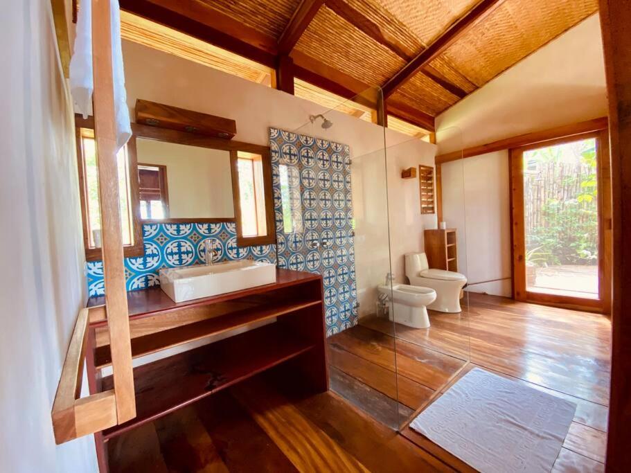 Luxury off-grid peaceful house with stunning view - Housity