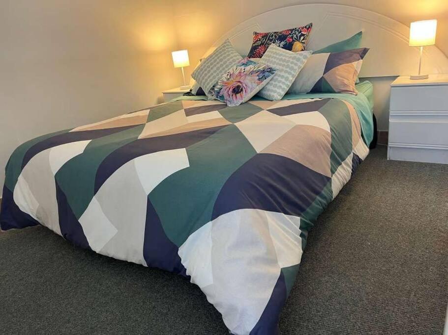 The Esplanade Sea View - Housity