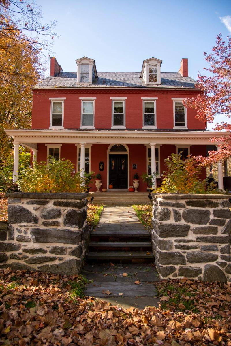 The Hollinger House - Housity
