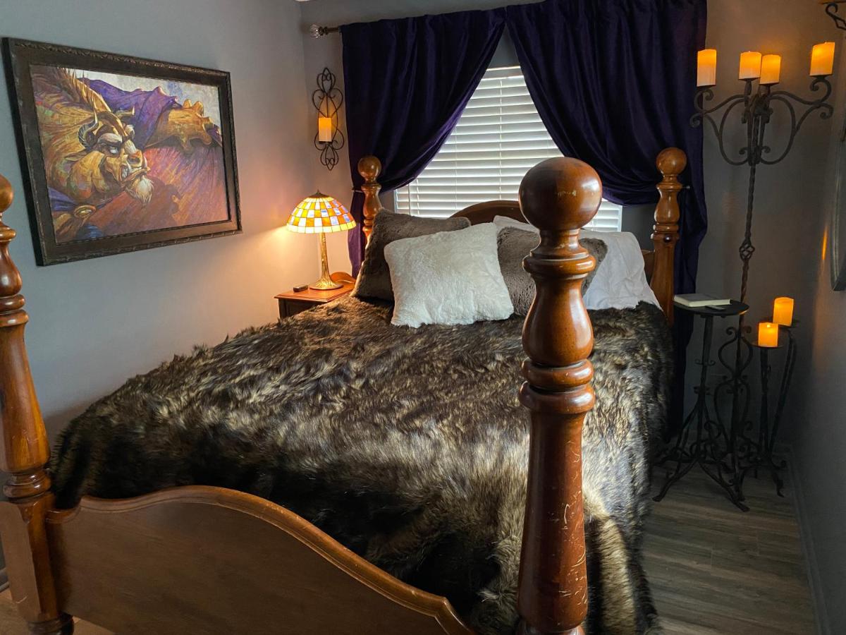 Phantom History House Castle Room - Housity