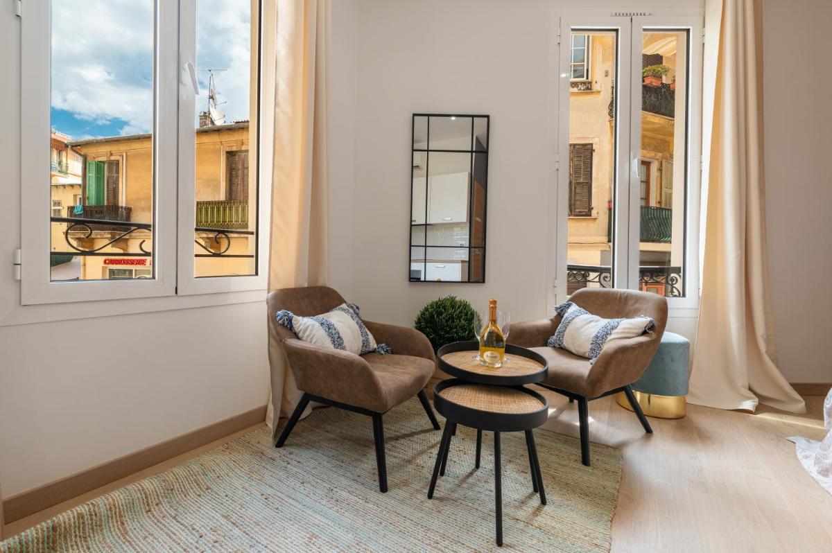 GRAND STUDIO CLIMATISE TRES PROCHE MONACO - Housity