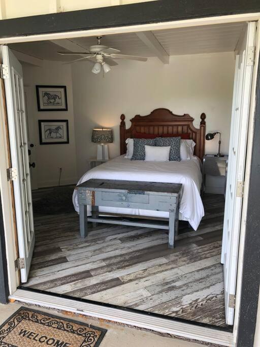 Paradise Acres In the Heart of Wine Country - Housity