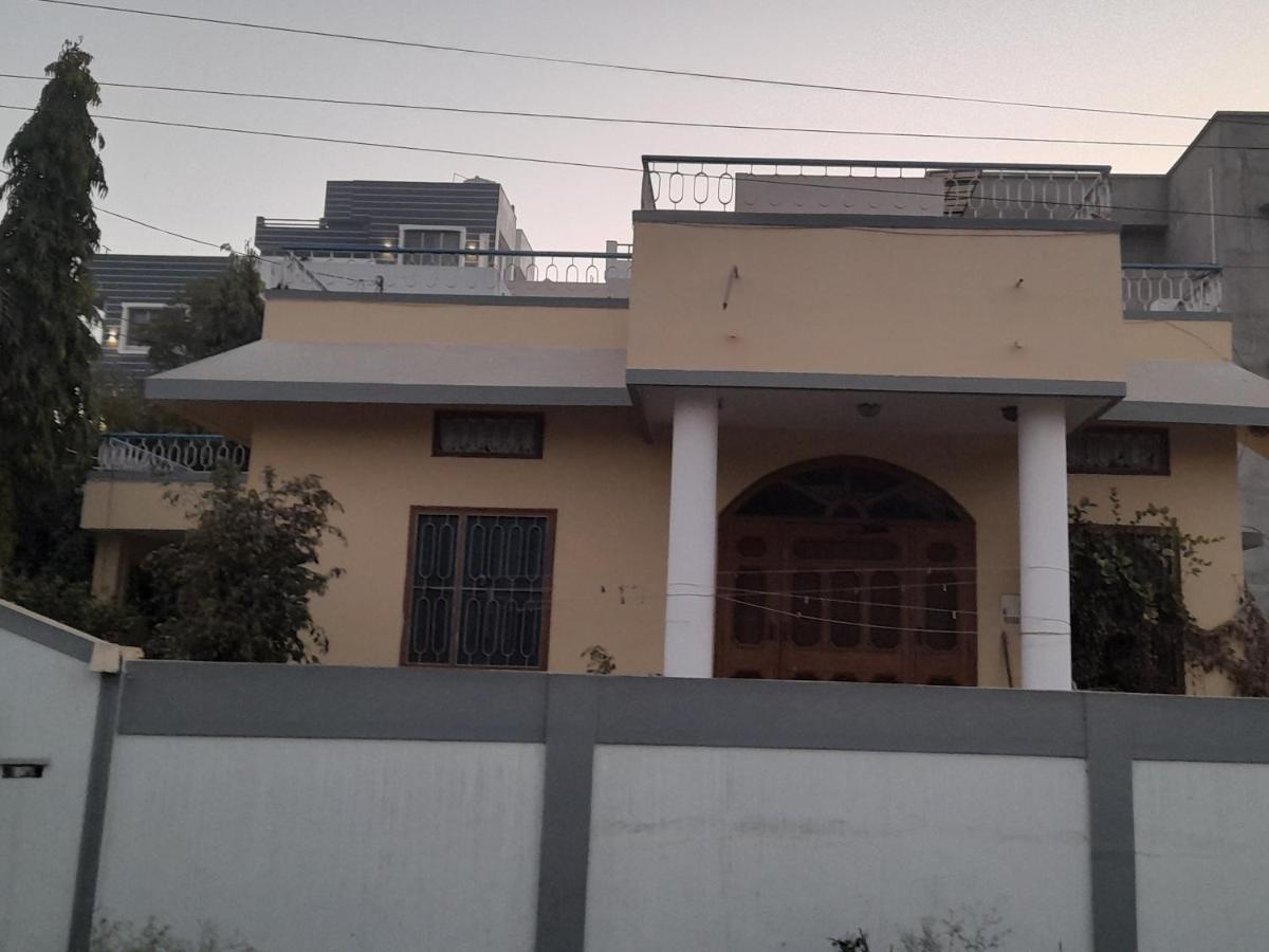 A Luxury Villa Homestay with private kitchen By Premier Hotels - Housity