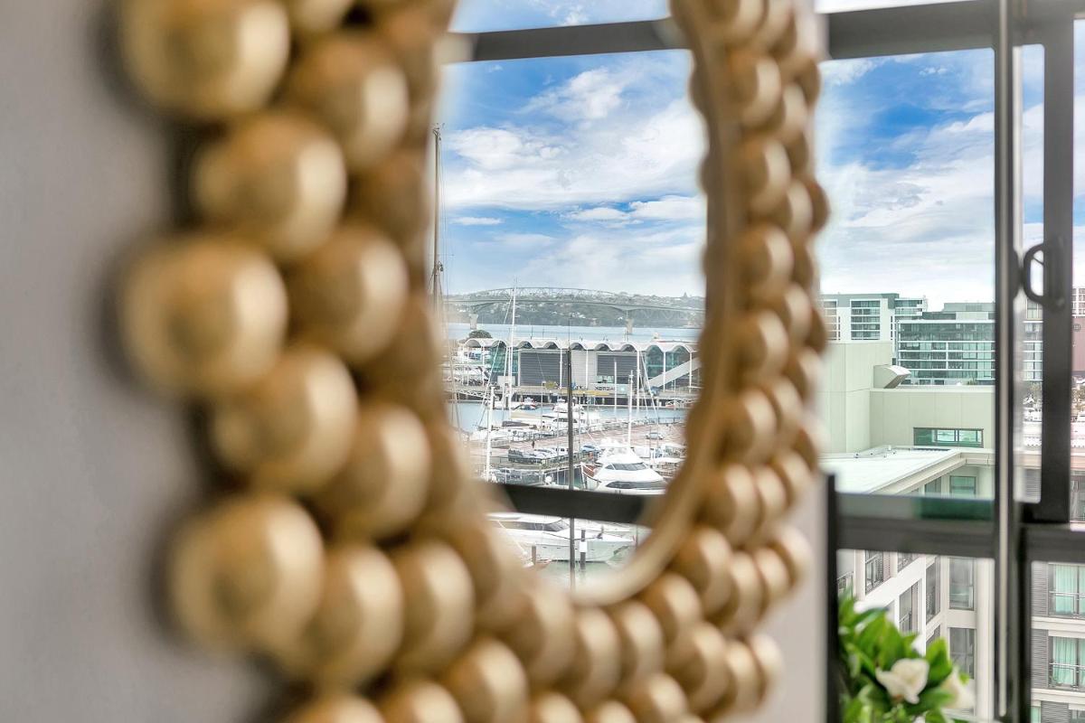 The Golden Hour Penthouse - Housity