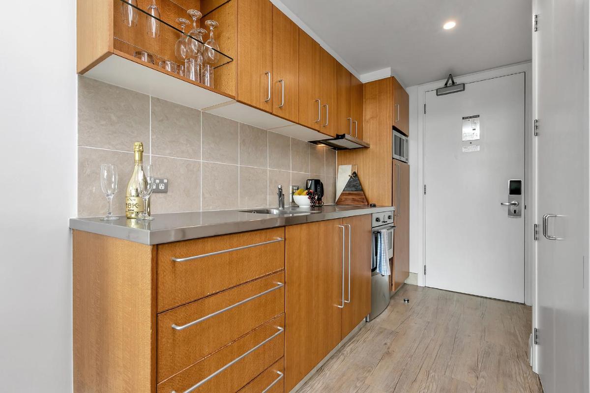 The Golden Hour Penthouse - Housity