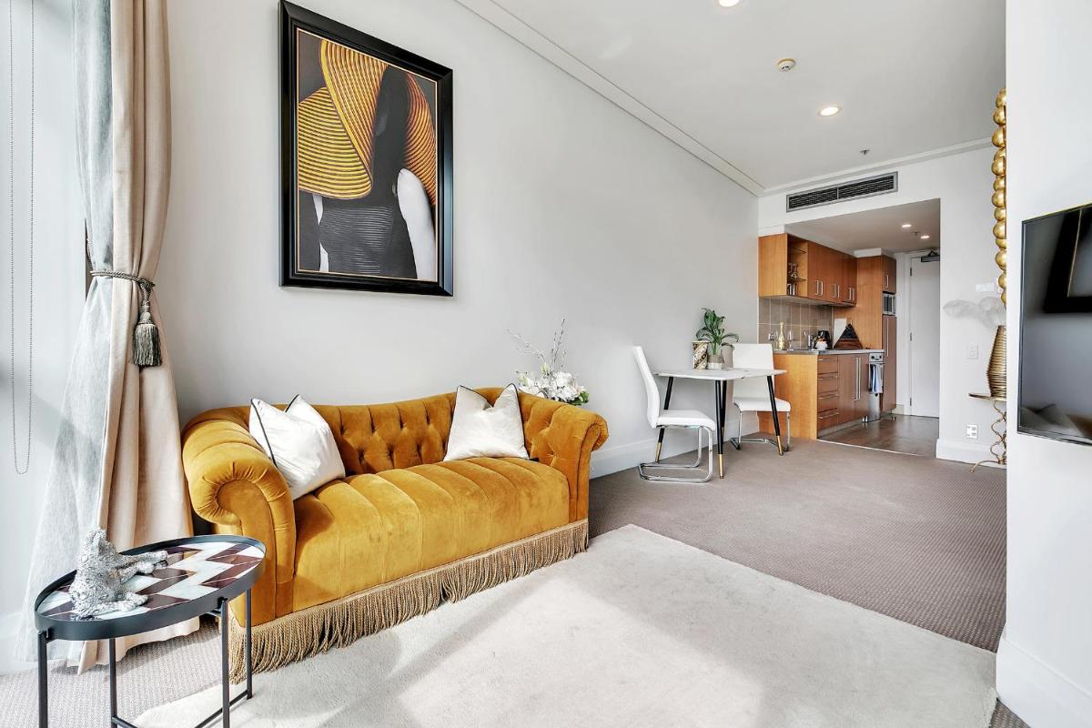 The Golden Hour Penthouse - Housity