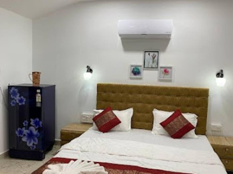 Sand and Wood premium cottage palolem beach - Housity