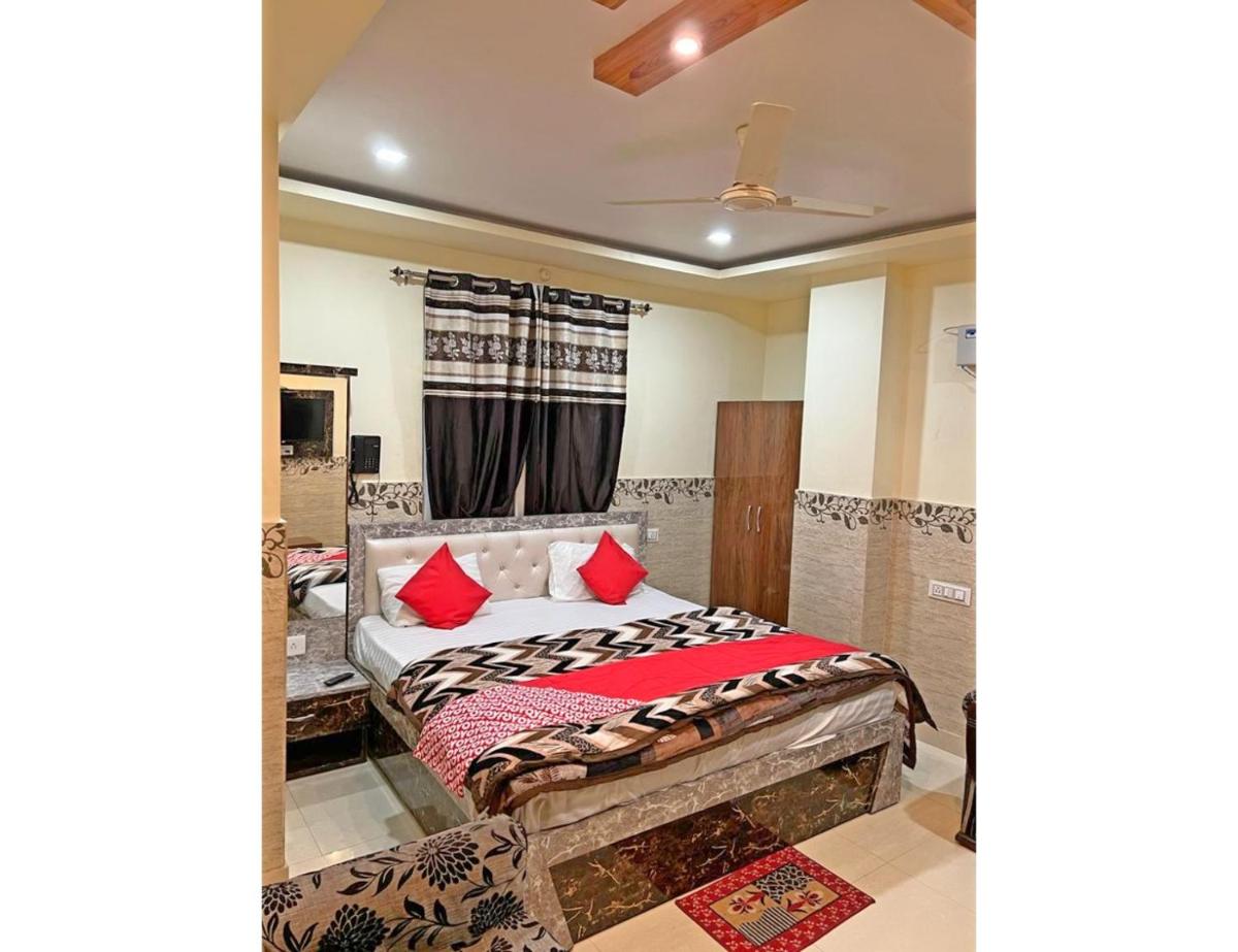 Hotel Shree Galaxy, Kanpur - Housity