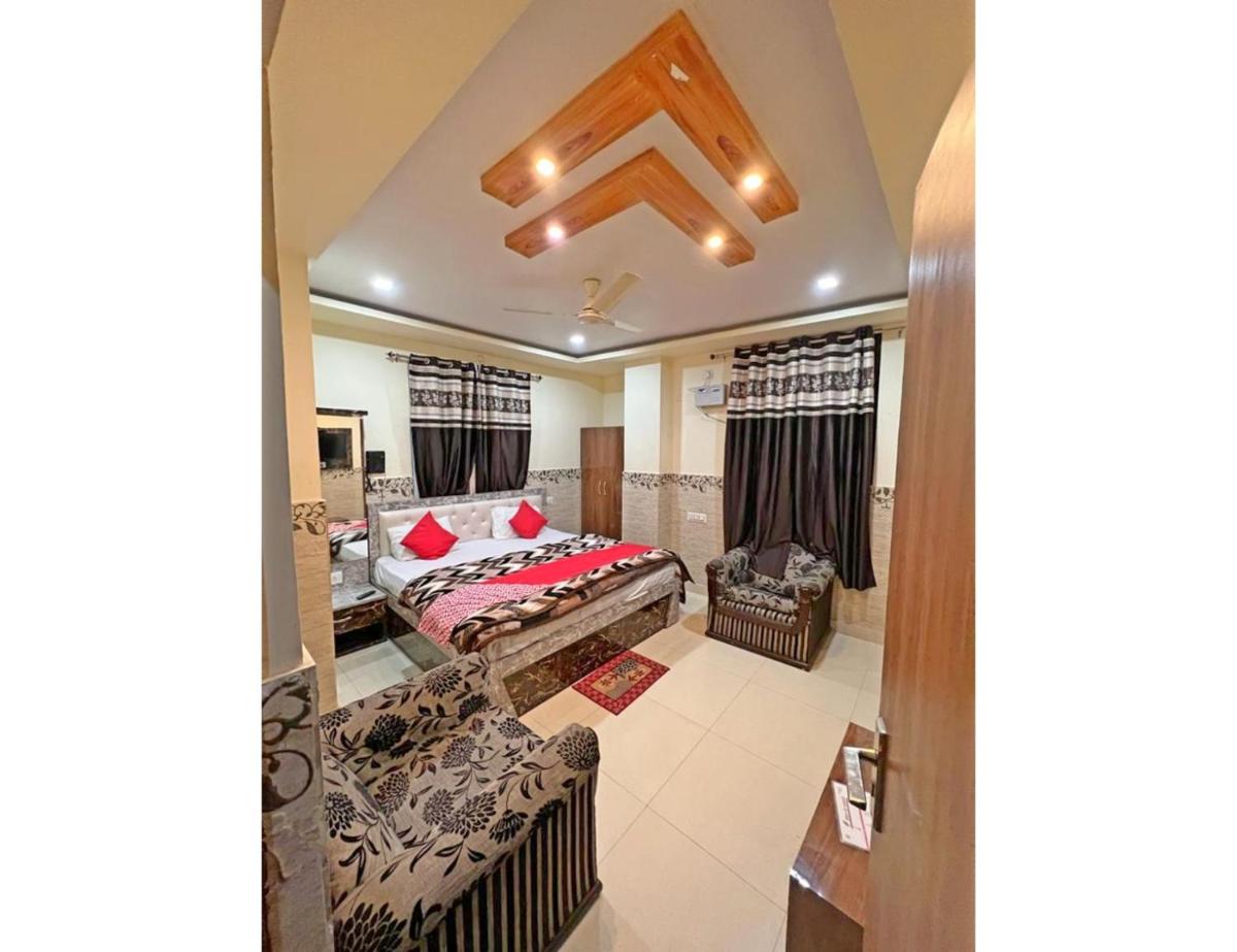 Hotel Shree Galaxy, Kanpur - Housity