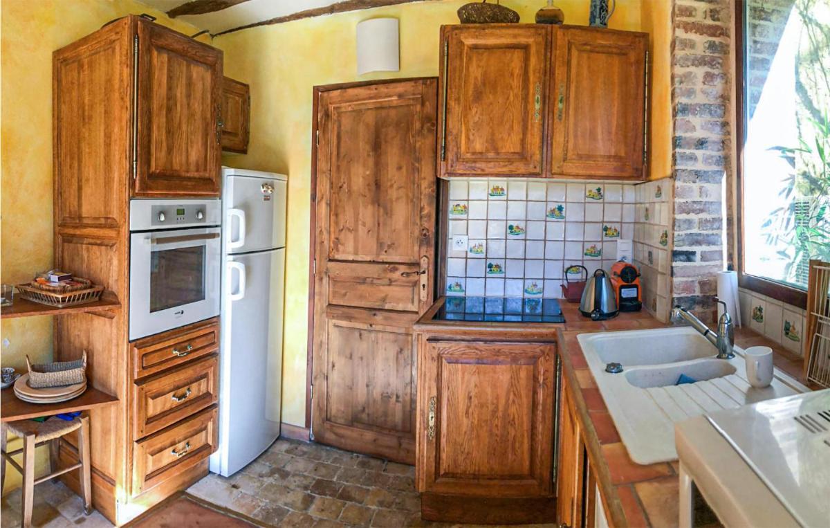 Gorgeous Home In Conflans Sur Anille With Wifi - Housity