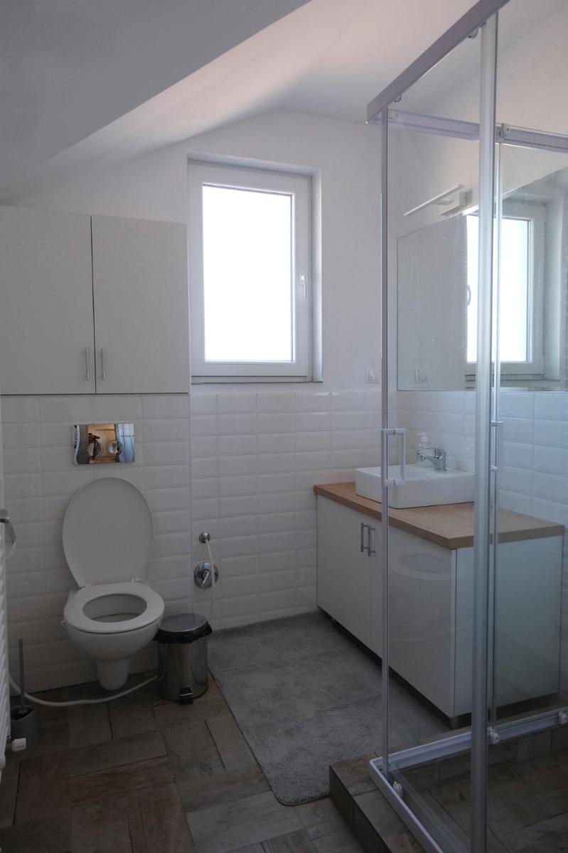 Solomon Apartments Room nr 5 - Housity