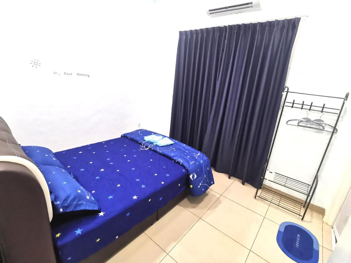 Suitetrails - Batu Pahat Karaoke LawnView TvBox BBQ Villa