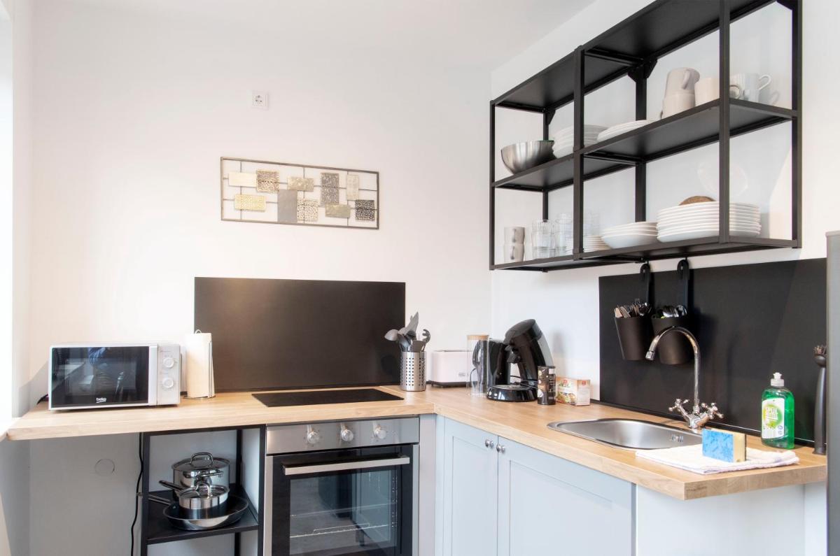 Stay and Work Apartment - 6 single beds - Housity