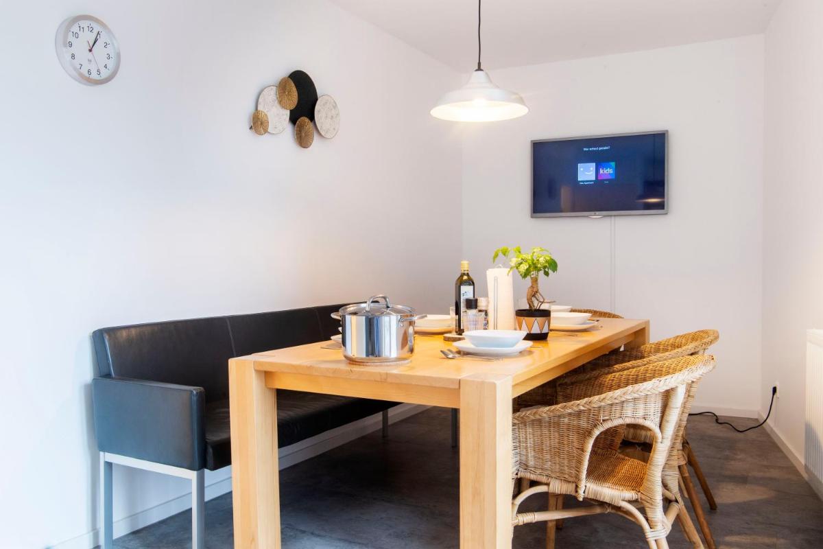 Suitetrails - Stay and Work Apartment - 6 single beds