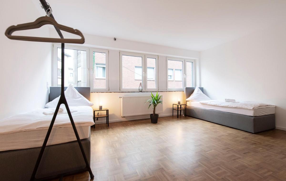 Stay and Work Apartment - 6 single beds - Housity