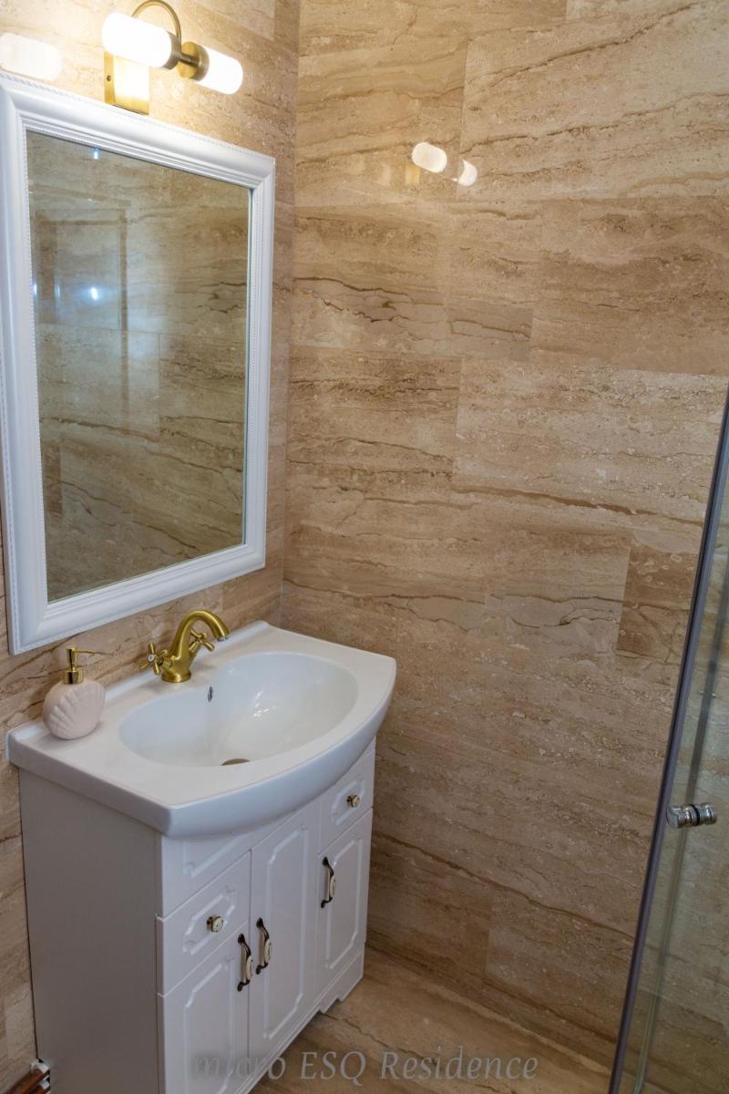 Micro ESQ Residence - Housity