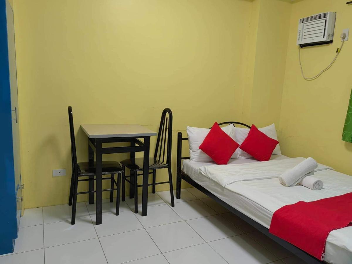 YellowPad Hotel (SM-Eco) - Housity