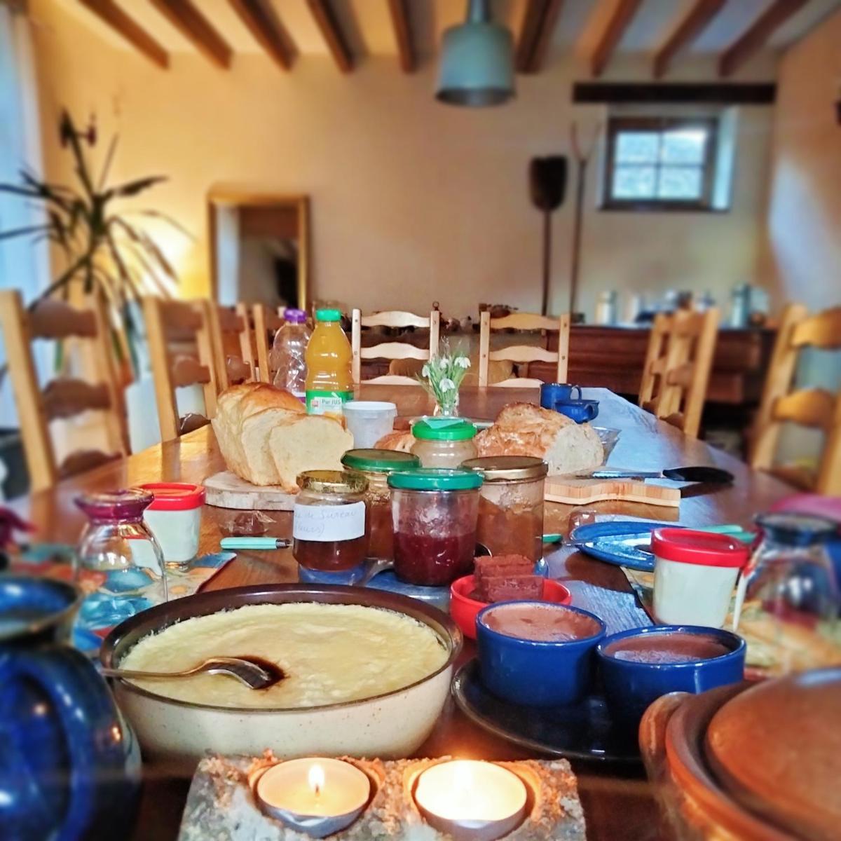 La Ferme de Plénoise Chambre & Table d'hôtes - Housity