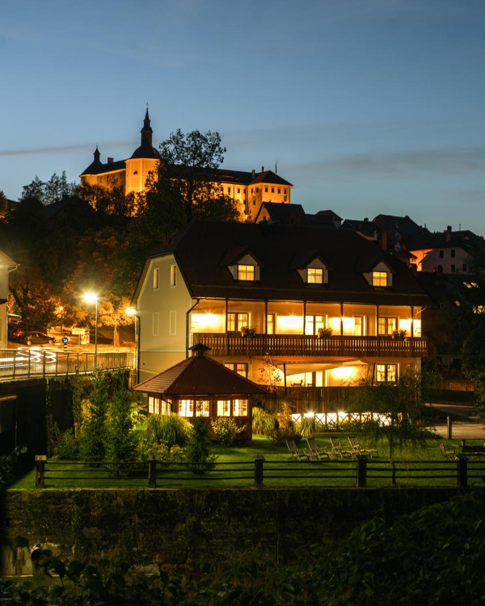 Hotel Zamorc - Housity