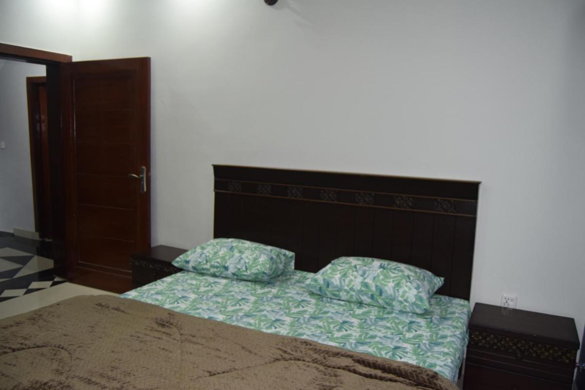 Suitetrails - Ameer Hamza Guest House امير حمزه گیسٹ ھائوس