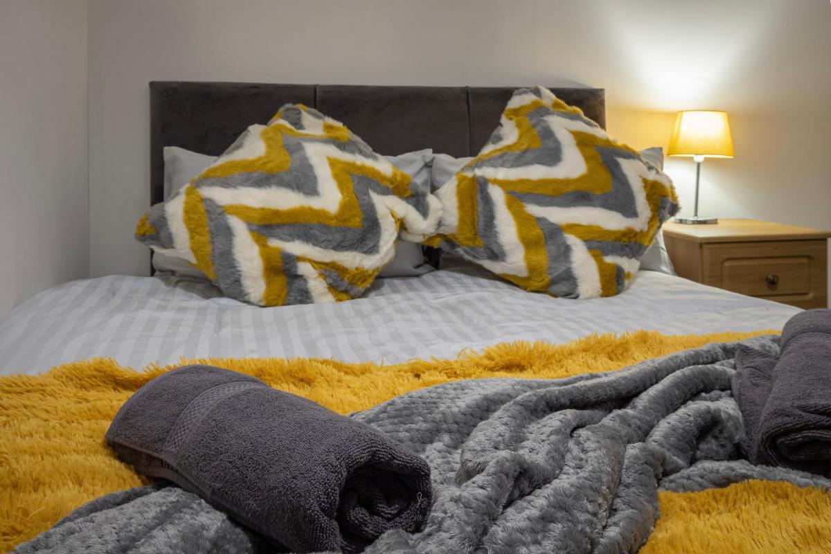 Bank Street Apartment 9 - Housity