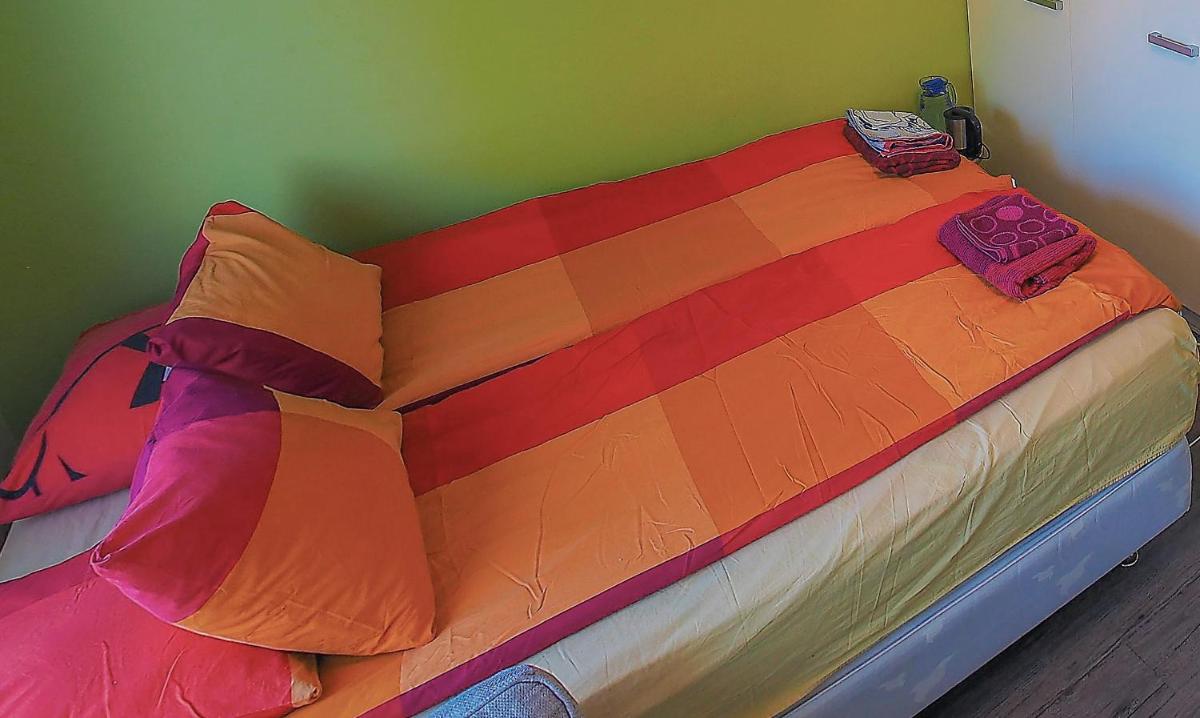 Helsinki Private-Yksityinen-Частный Room in Shared Apartment into Airport-BusTrain Station-University - Housity