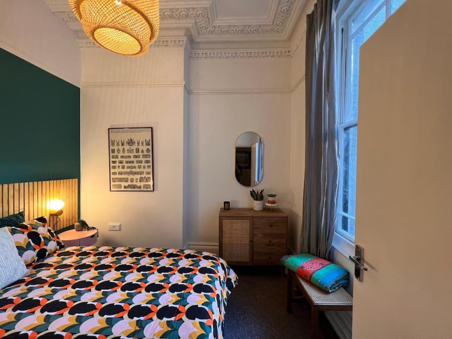 Marina Beach House I Bed to Beach in 45s - Housity