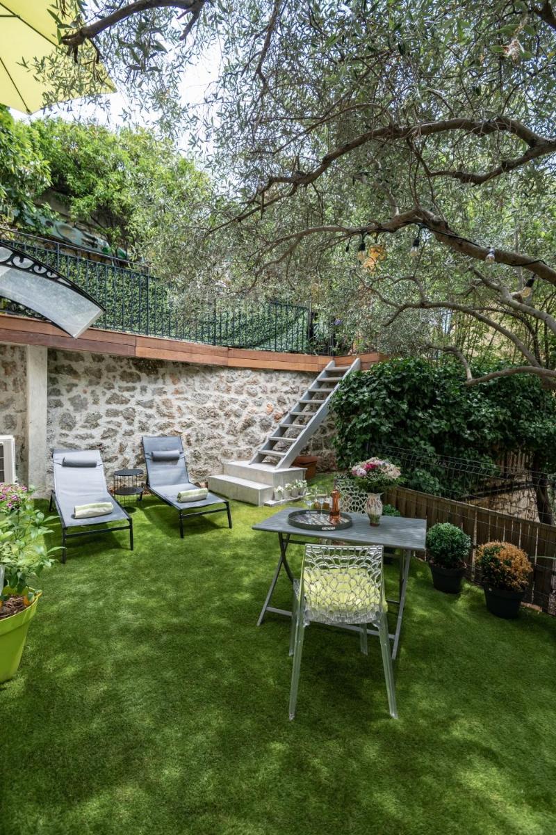 Appartement lumineux avec terrasse jardin et accès piscine - Housity