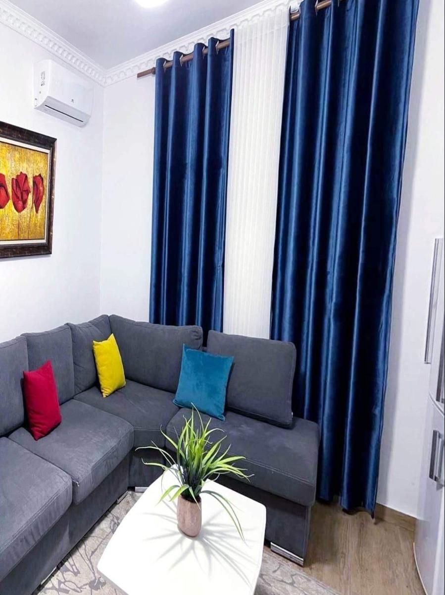 Suitetrails - Green house, 1 bedroom & 1 kitchen apartment, located in Elbasan city center