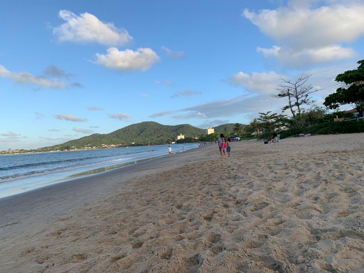 Apto e Suítes Praia do Itapocoroi - Housity
