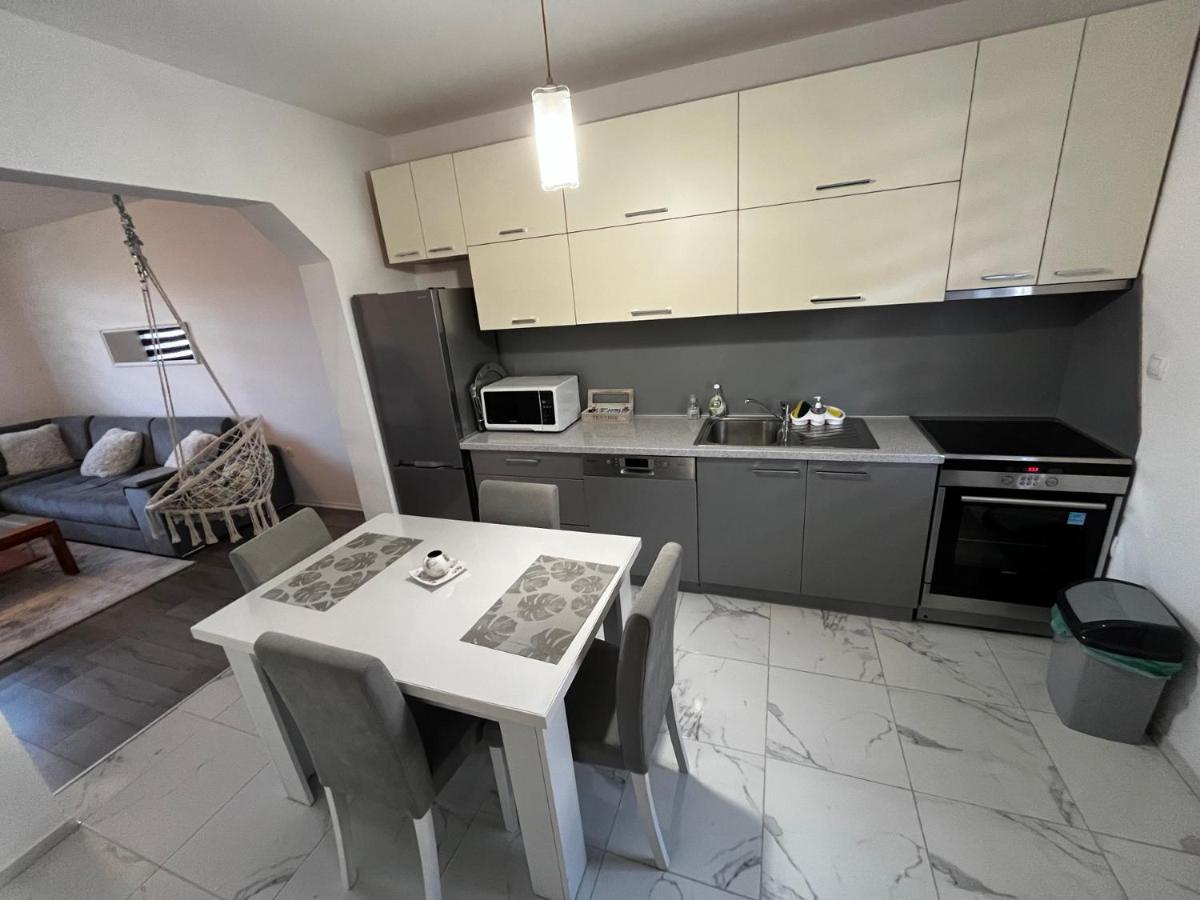 Silver Apartment - Housity
