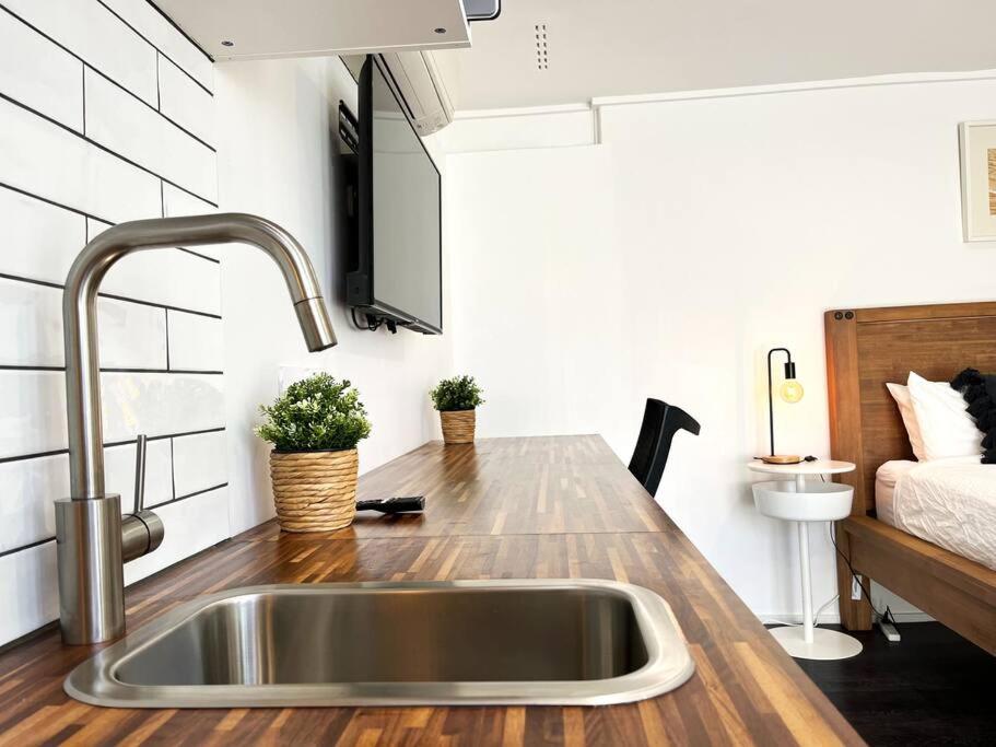 Studio A by Breckler Park - Housity