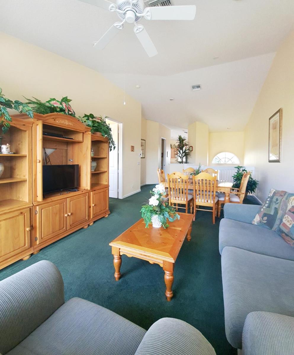 PGA/Spacious 3 BR with lake view - Housity