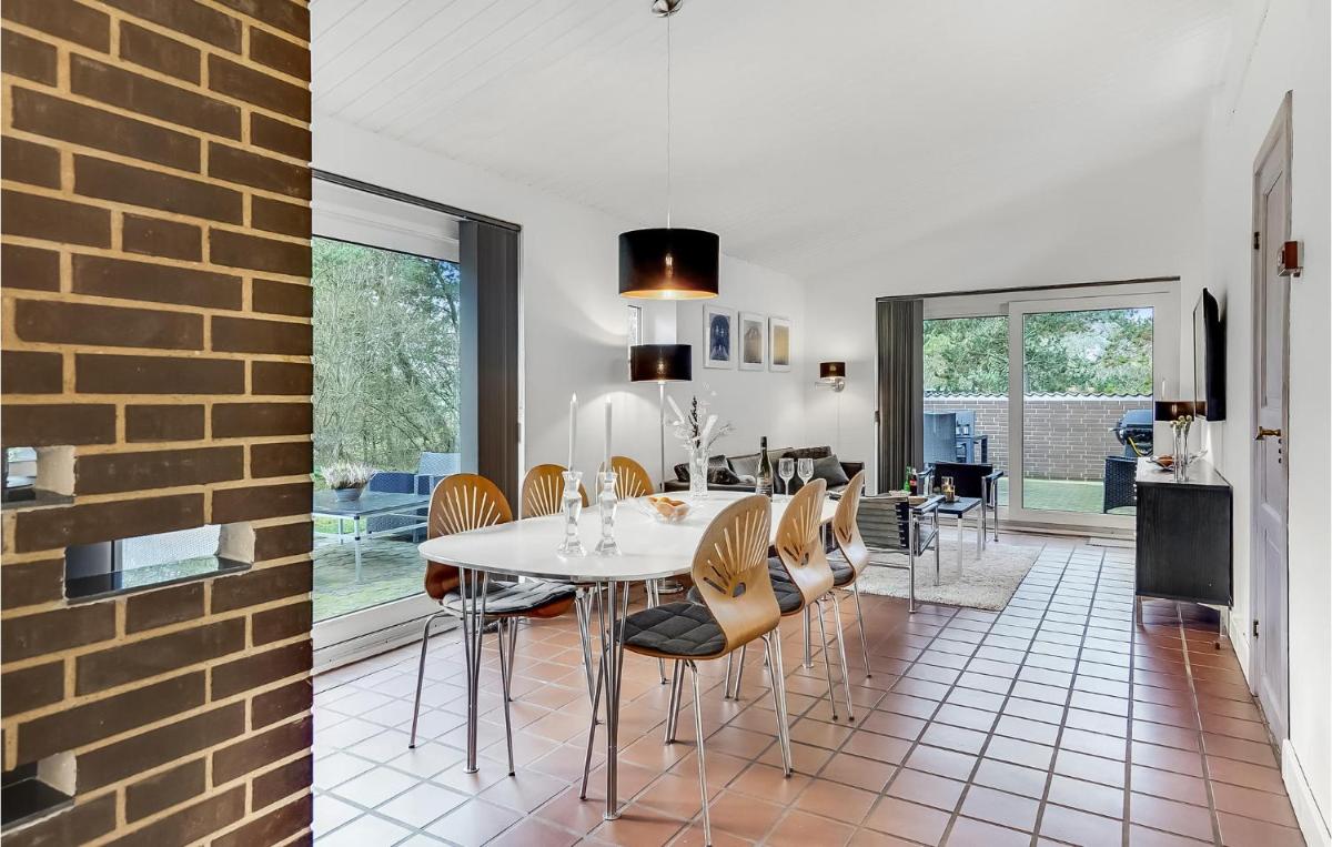 Cozy Home In Sæby With Sauna - Housity