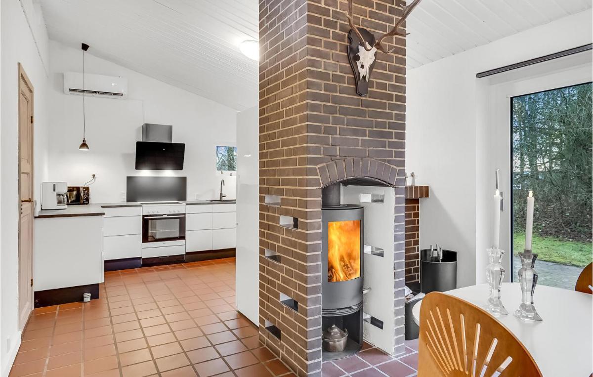 Cozy Home In Sæby With Sauna - Housity