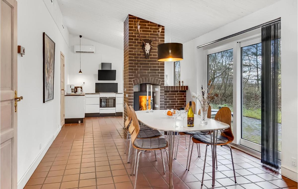 Cozy Home In Sæby With Sauna - Housity