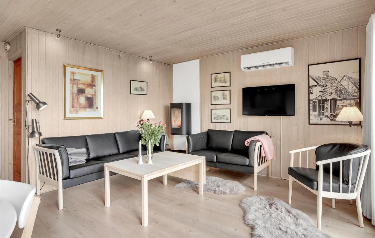 Two-Bedroom Holiday Home In Borkop - Housity
