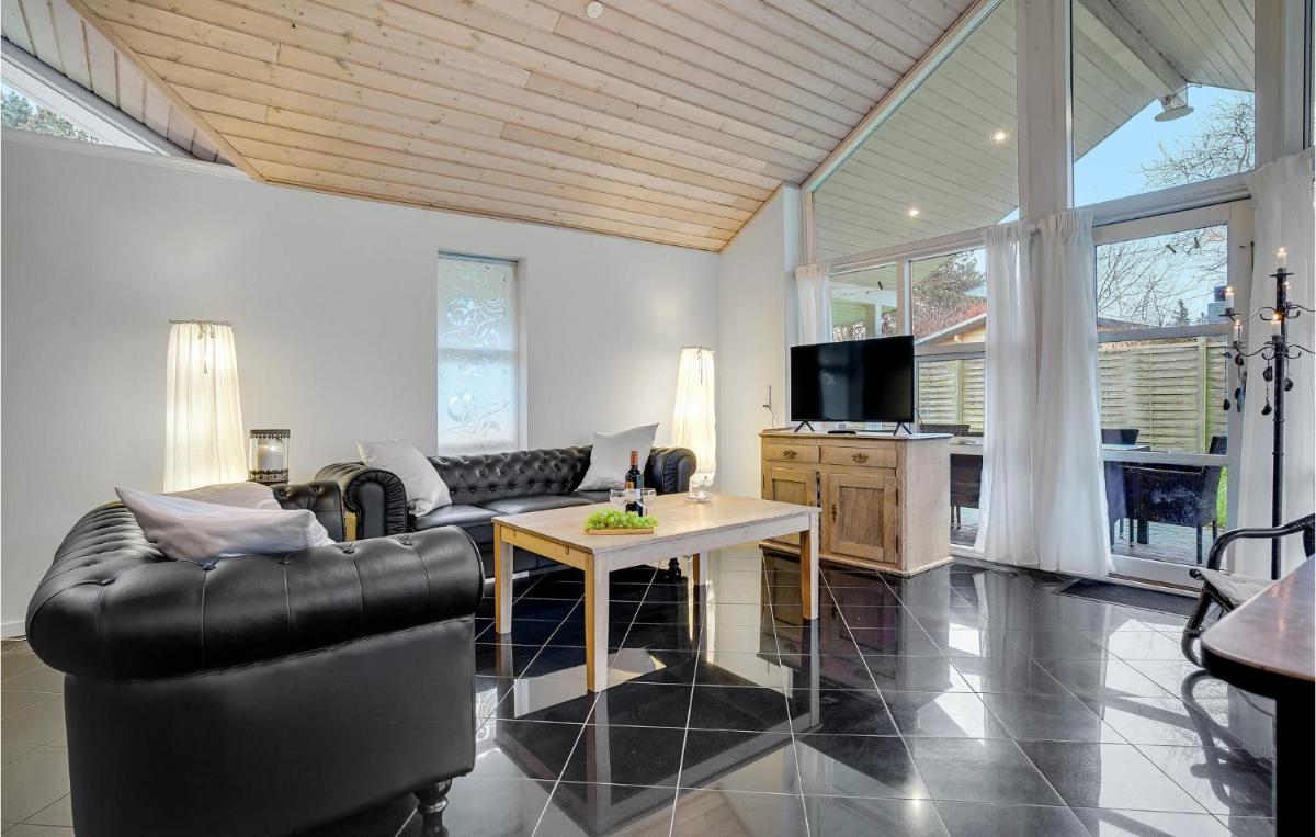 Cozy Home In Slagelse With Kitchen - Housity