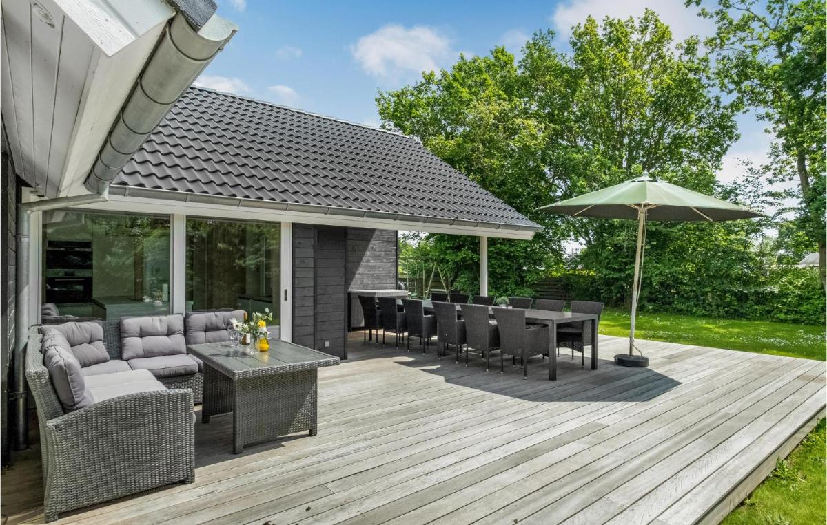 Four-Bedroom Holiday Home In Odder - Housity