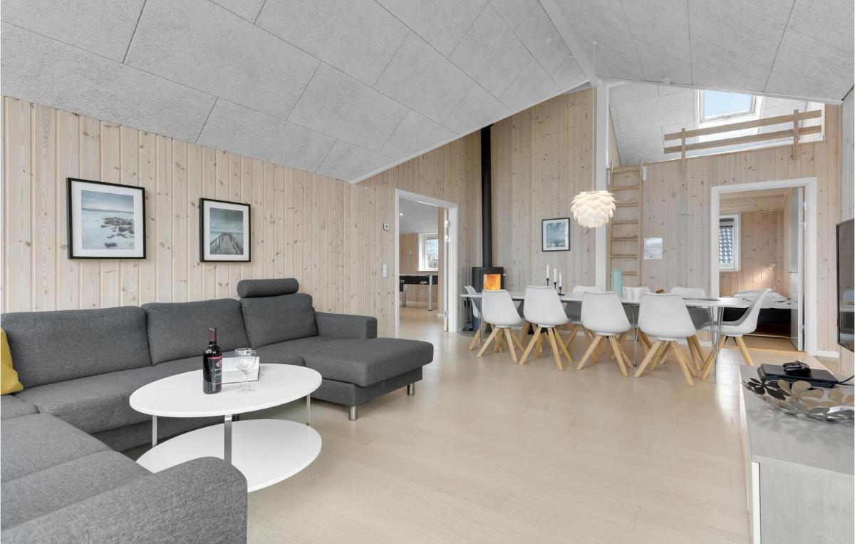 Four-Bedroom Holiday Home In Odder - Housity