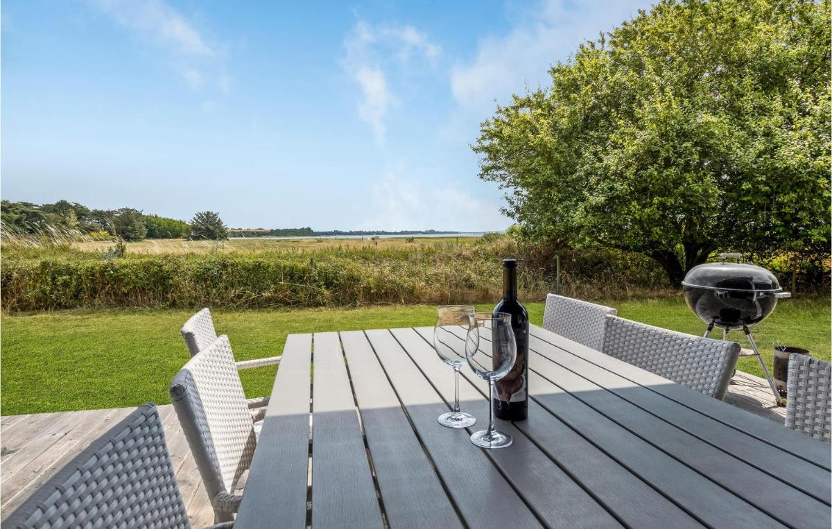 Nice Home In Gørlev With House Sea View - Housity