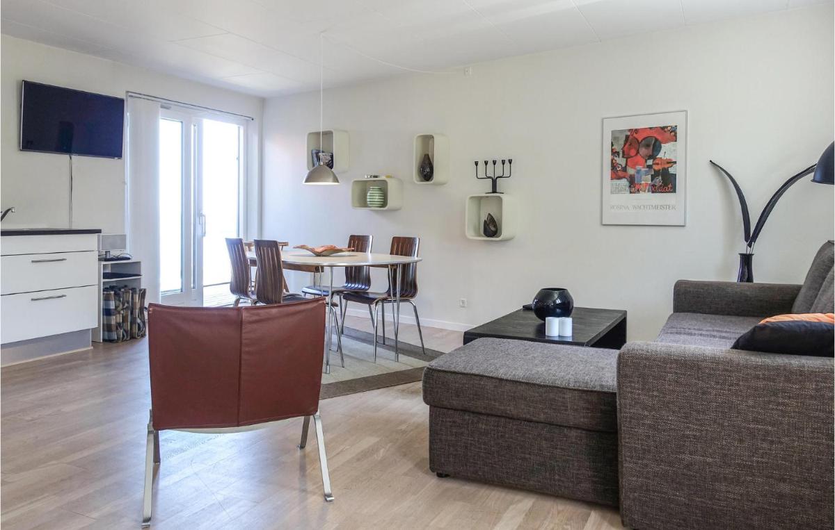 Cozy Apartment In Gudhjem With Wifi - Housity