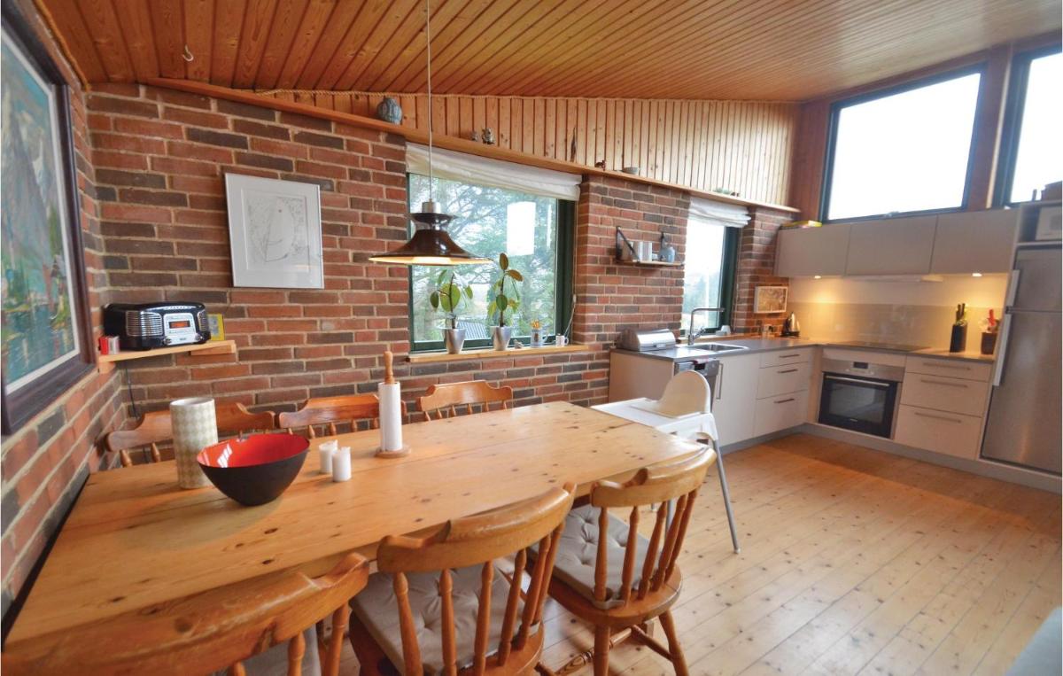 Three-Bedroom Holiday Home In Struer - Housity