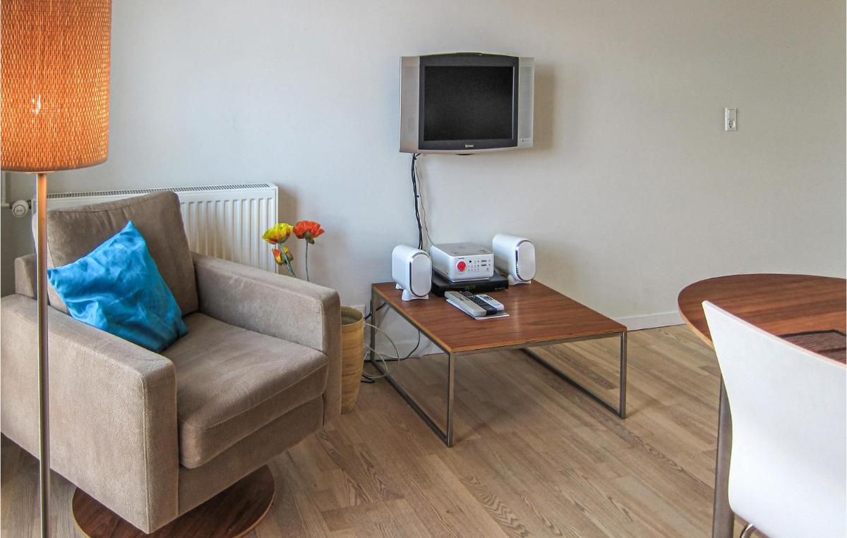 1 Bedroom Amazing Apartment In Gudhjem - Housity