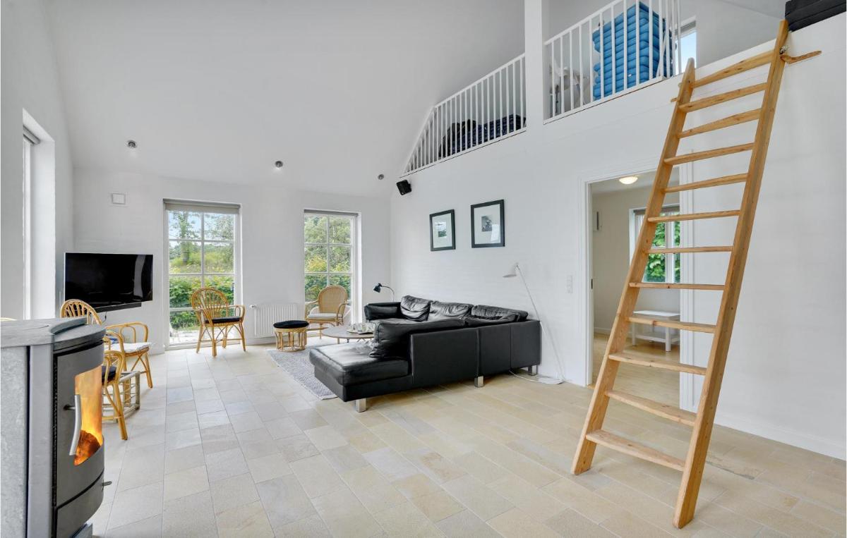 Three-Bedroom Holiday Home In Krusa - Housity